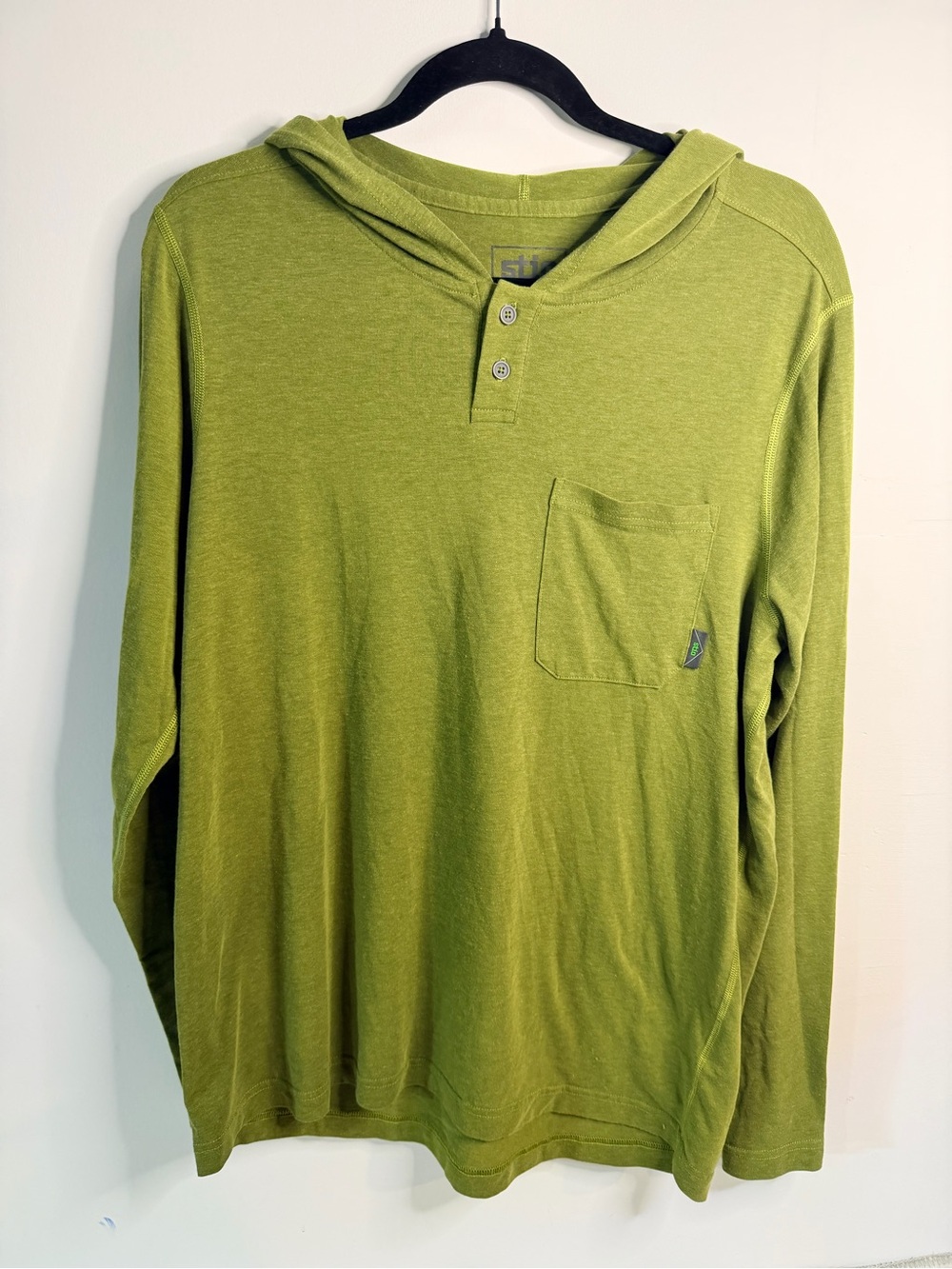 Stio men’s green long sleeve hooded shirt